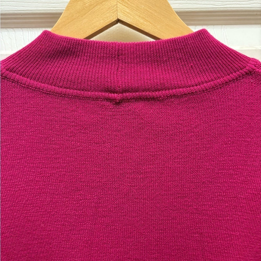 Bogner Virgin Wool Embroidered Dragon Crest Sweater – Fuchsia Pink – Size M - Picture 13 of 15